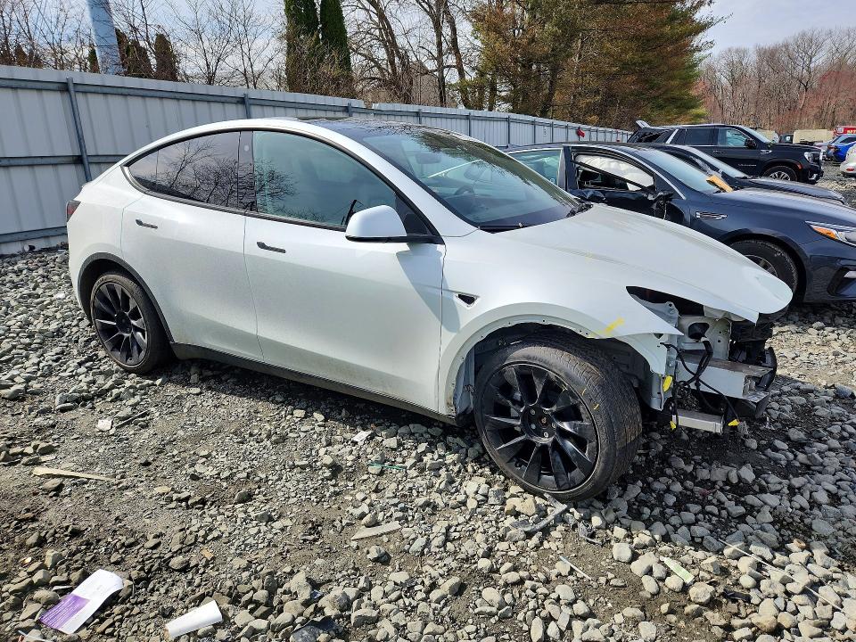 2022 Tesla Model Y მანქანა იყიდება აუქციონზე, vin: 7SAYGAEE6NF523964, აუქციონის ნომერი: 47186196