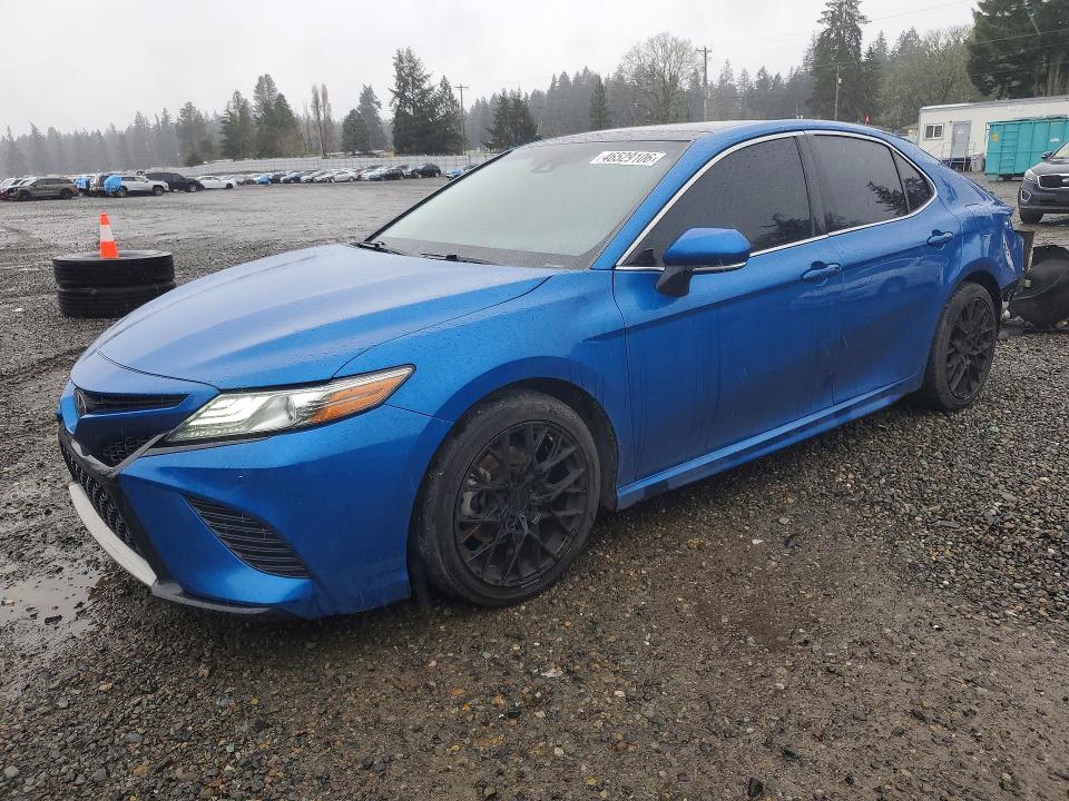 46529106 :رقم المزاد ، 4T1BZ1HK3JU003829 vin ، 2018 Toyota Camry مزاد بيع
