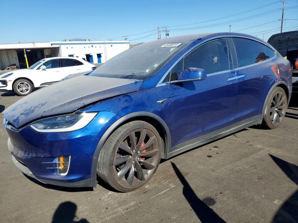 2018 Tesla Model X მანქანა იყიდება აუქციონზე, vin: 5YJXCBE48JF137168, აუქციონის ნომერი: 45493616