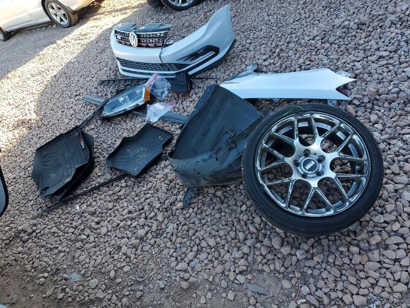 79642435 :رقم المزاد ، 3VW4T7AJ6HM216384 vin ، 2017 Volkswagen Jetta مزاد بيع