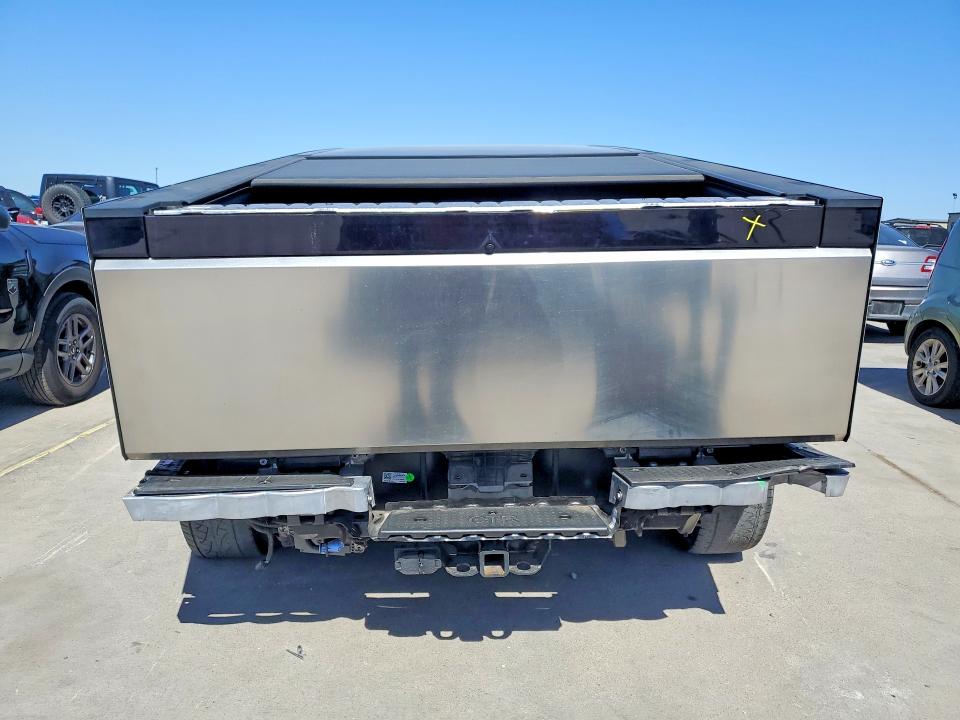 46617186 :رقم المزاد ، 7G2CEHED5RA050362 vin ، 2024 Tesla Cybertruck مزاد بيع