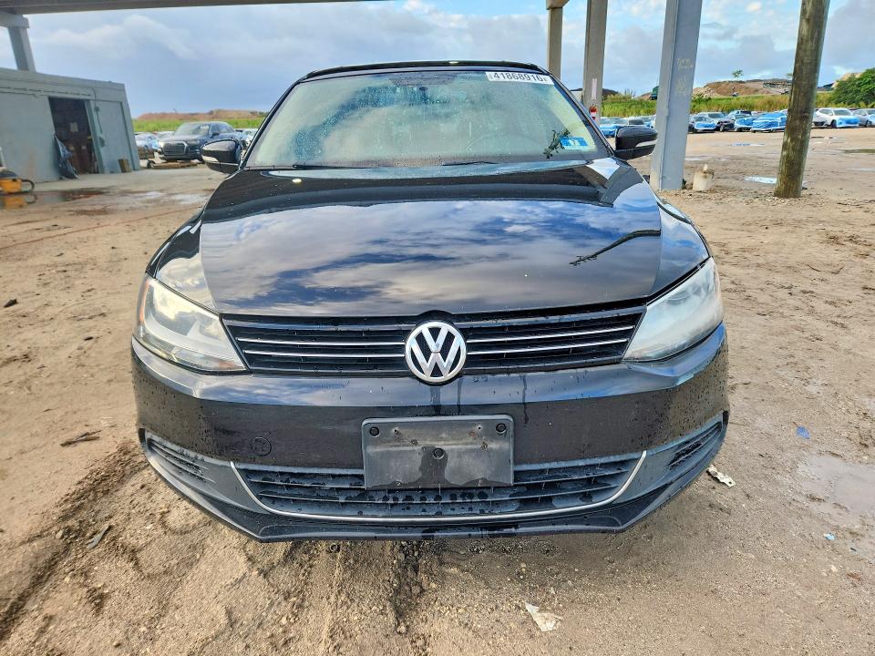 41868916 :رقم المزاد ، 3VWDP7AJ6DM284702 vin ، 2013 Volkswagen Jetta مزاد بيع