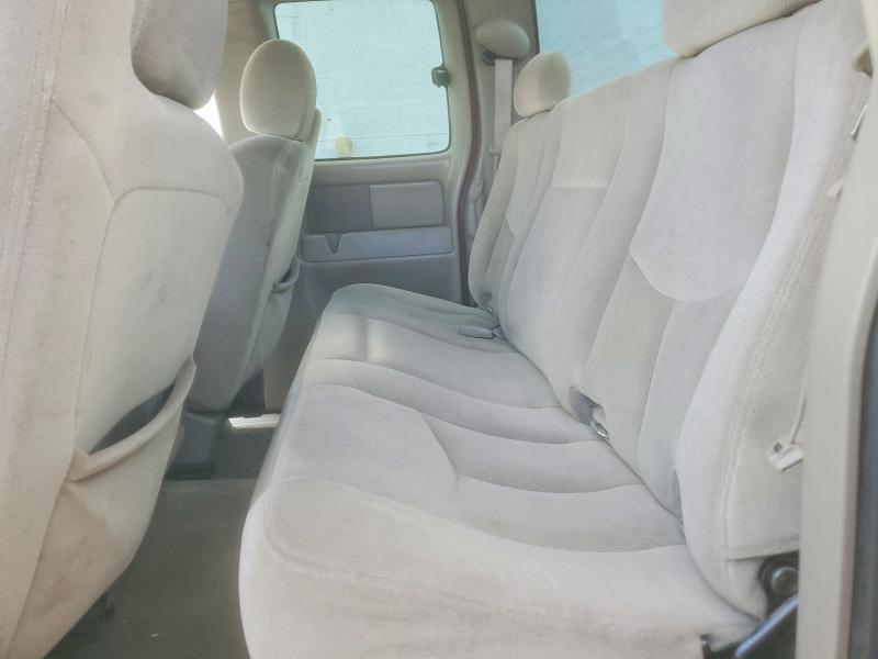 79829215 :رقم المزاد ، 1GTHK29U95E308731 vin ، 2005 Gmc Sierra مزاد بيع