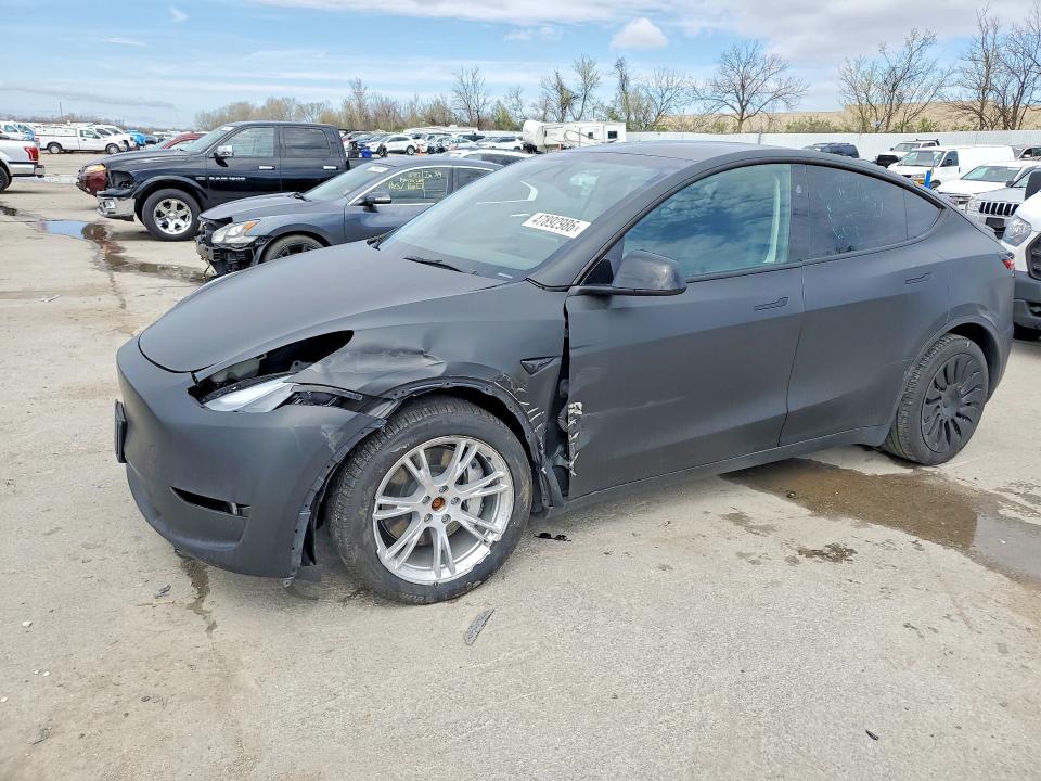 Продаж на аукціоні авто 2024 Tesla Model Y, vin: 7SAYGDEE7RA229686, номер лоту: 47892986