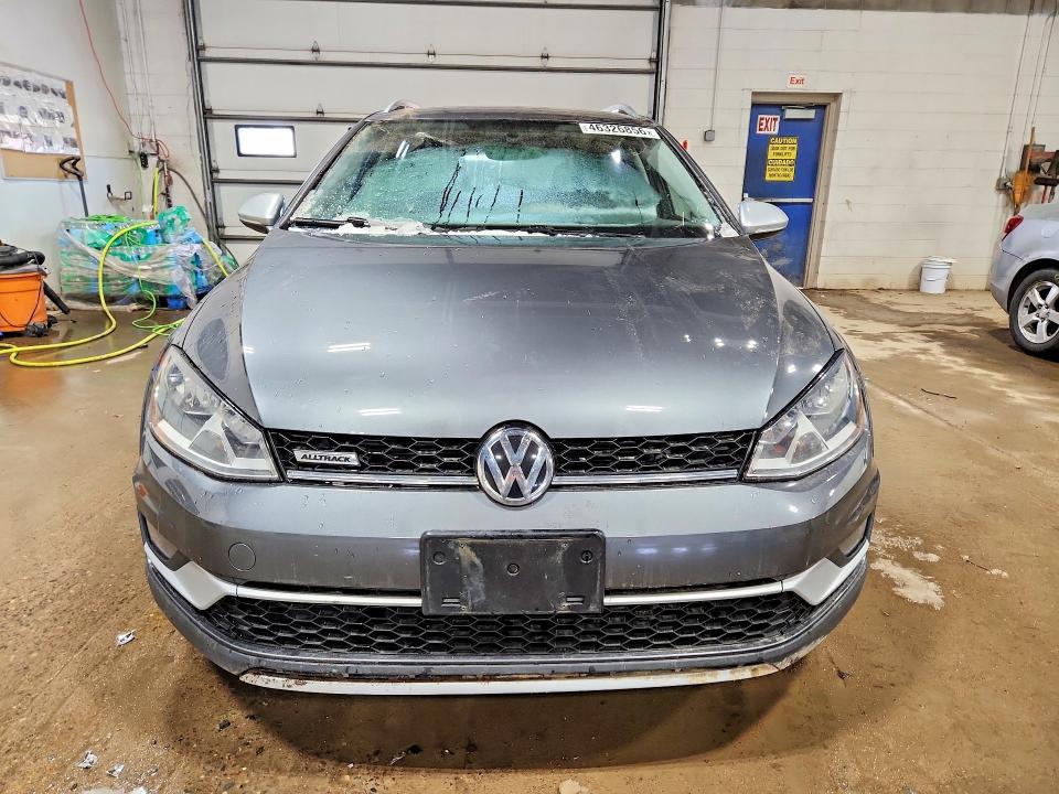 46326856 :رقم المزاد ، 3VWM17AU6HM544758 vin ، 2017 Volkswagen Golf Alltrack مزاد بيع
