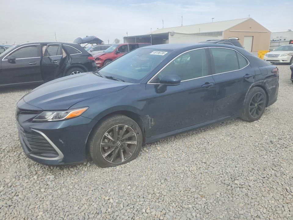 Продаж на аукціоні авто 2021 Toyota Camry, vin: 4T1C11AK5MU607344, номер лоту: 48196736