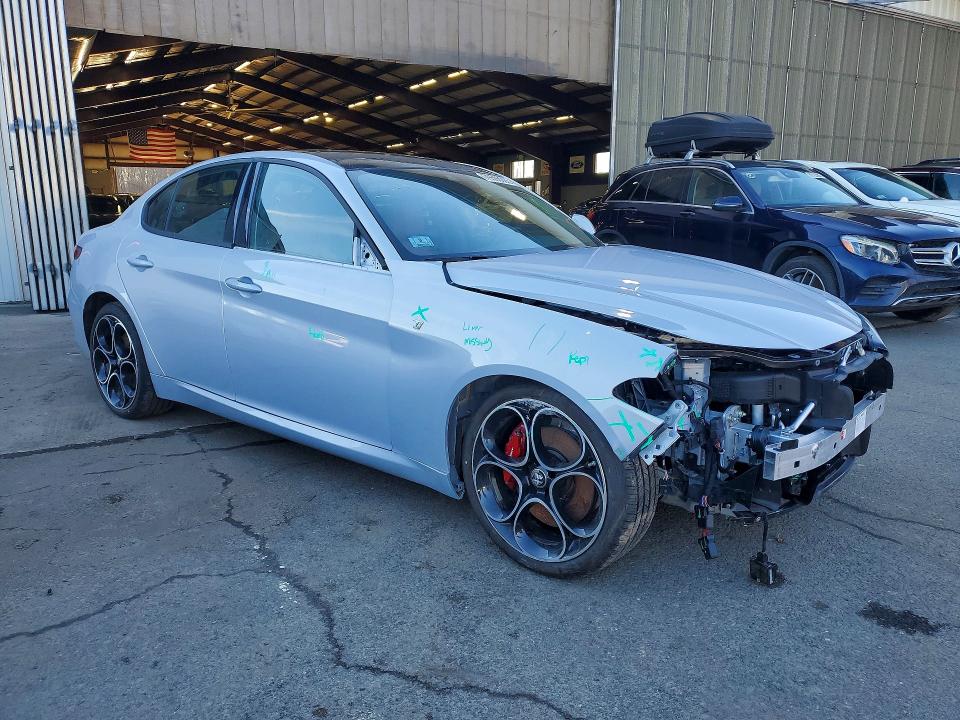 79556005 :رقم المزاد ، ZARFANBN0N7656751 vin ، 2022 Alfa Romeo Giulia مزاد بيع
