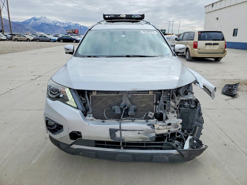 46390916 :رقم المزاد ، 5N1DR2MM0HC642756 vin ، 2017 Nissan Pathfinder مزاد بيع