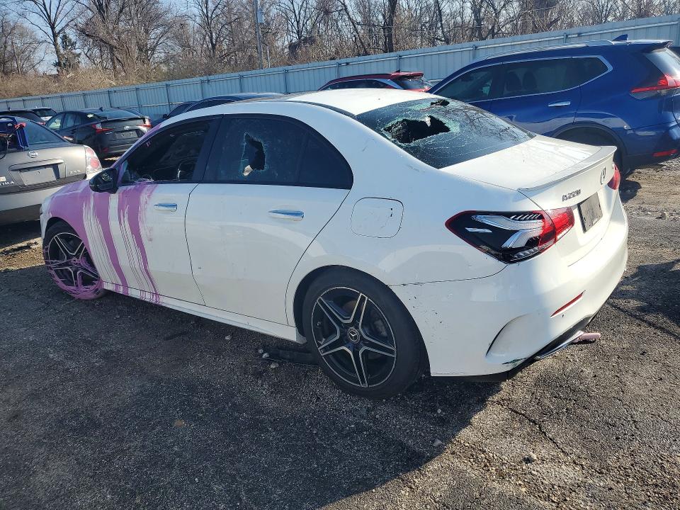 45570596 :رقم المزاد ، WDD3G4FB7KW030787 vin ، 2019 Mercedes-benz A مزاد بيع