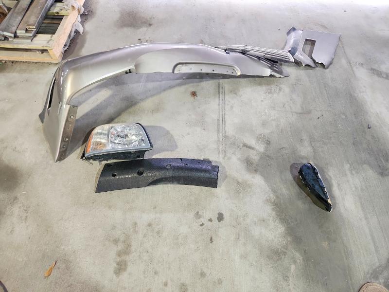45660736 :رقم المزاد ، 1G6KD54Y84U100987 vin ، 2004 Cadillac Deville مزاد بيع