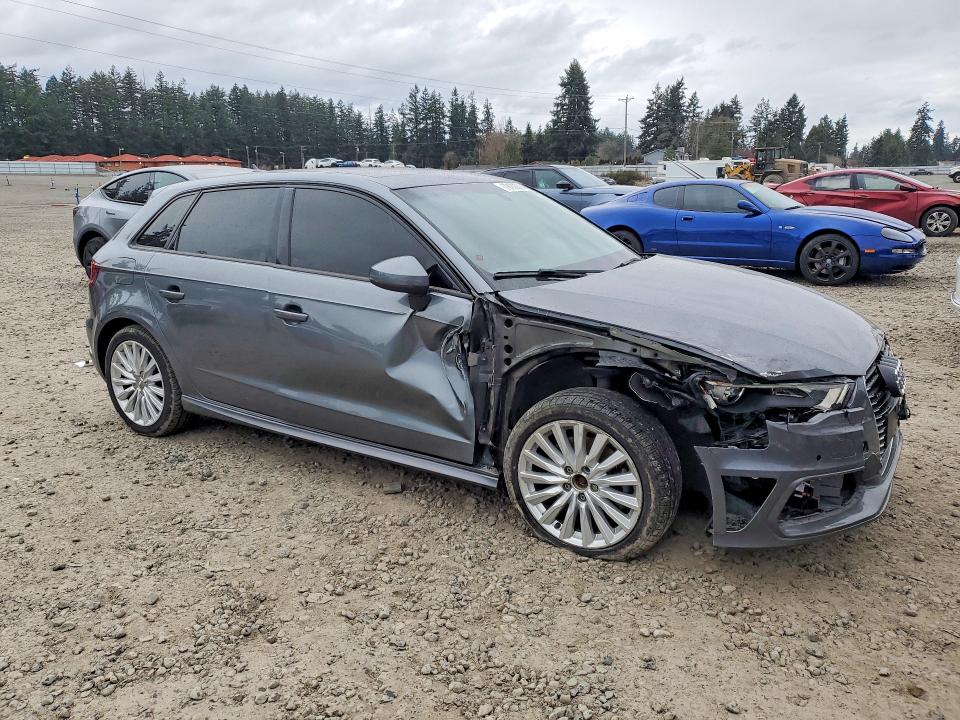 Продаж на аукціоні авто 2016 Audi A3, vin: WAUUPBFF4GA118364, номер лоту: 79130055