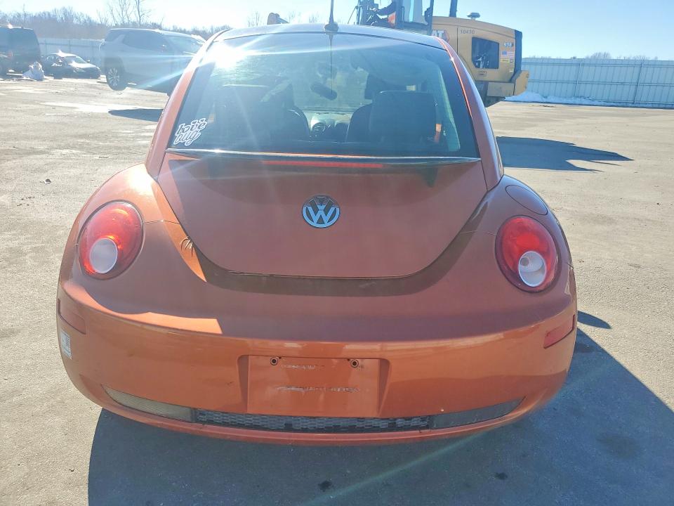 2010 Volkswagen New Beetle მანქანა იყიდება აუქციონზე, vin: 3VWPW3AG1AM006993, აუქციონის ნომერი: 41866566