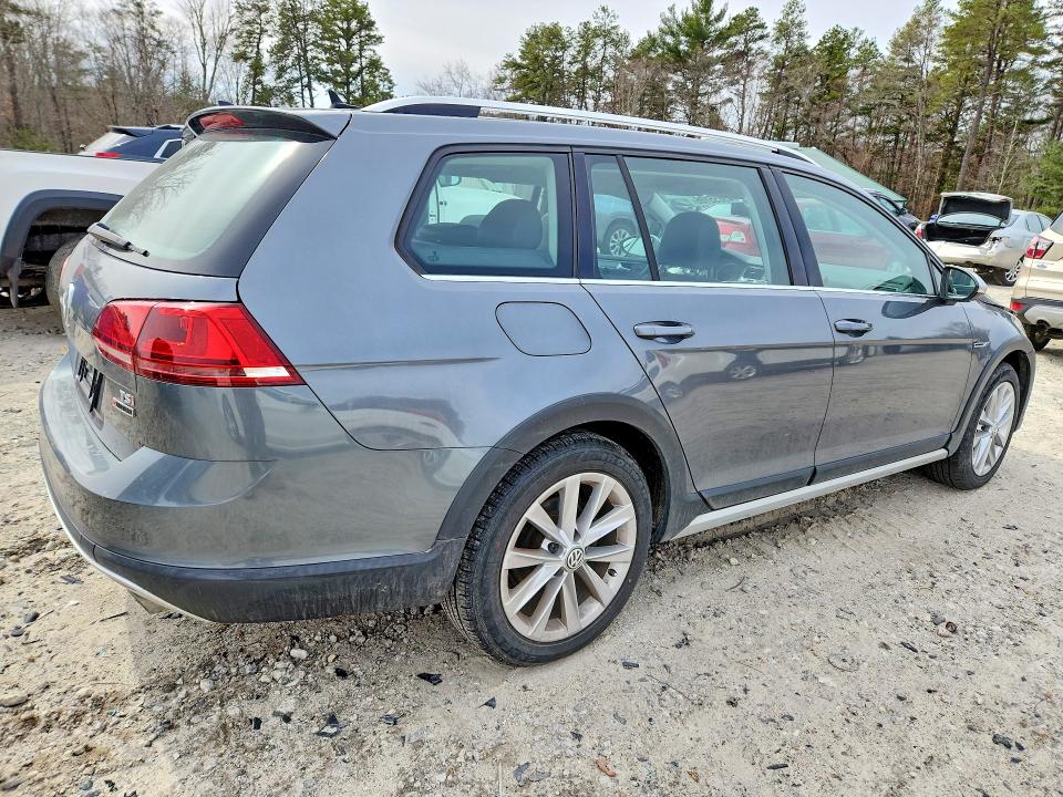2017 Volkswagen Golf Alltrack მანქანა იყიდება აუქციონზე, vin: 3VWH17AU8HM526439, აუქციონის ნომერი: 45855106