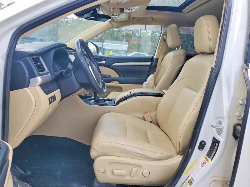 79762115 :رقم المزاد ، 5TDKZRFH9KS556226 vin ، 2019 Toyota Highlander مزاد بيع