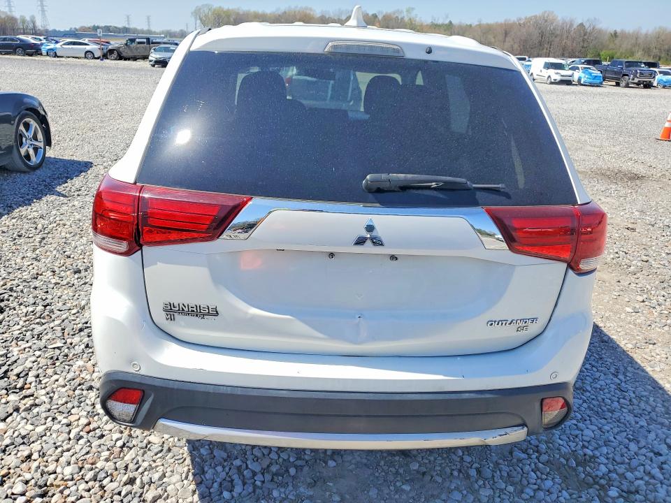 Продаж на аукціоні авто 2018 Mitsubishi Outlander, vin: JA4AD3A35JZ035417, номер лоту: 47090476