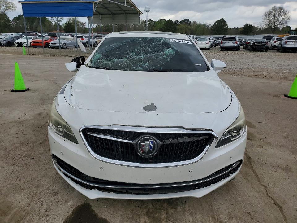 45782436 :رقم المزاد ، 1G4ZR5SS7HU125828 vin ، 2017 Buick Lacrosse مزاد بيع