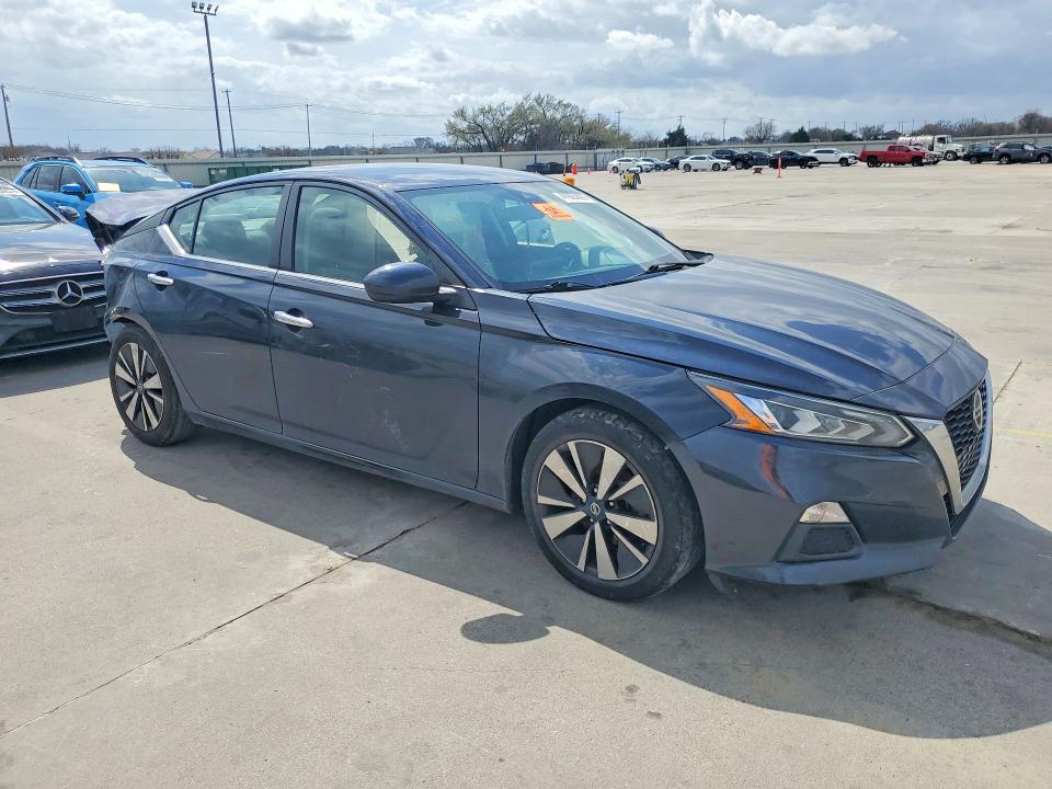 41823656 :رقم المزاد ، 1N4BL4DV1NN333630 vin ، 2022 Nissan Altima مزاد بيع