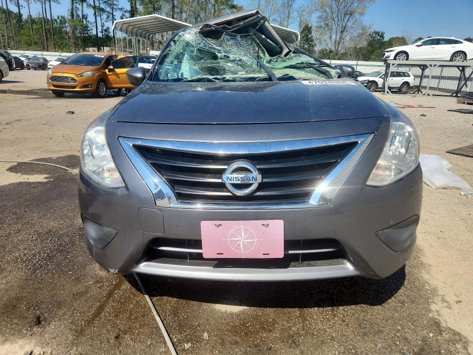 47034986 :رقم المزاد ، 3N1CN7AP8KL863690 vin ، 2019 Nissan Versa مزاد بيع