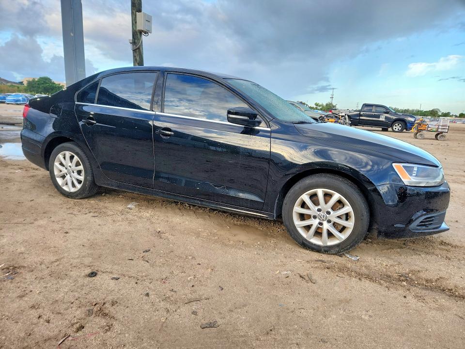 41868916 :رقم المزاد ، 3VWDP7AJ6DM284702 vin ، 2013 Volkswagen Jetta مزاد بيع