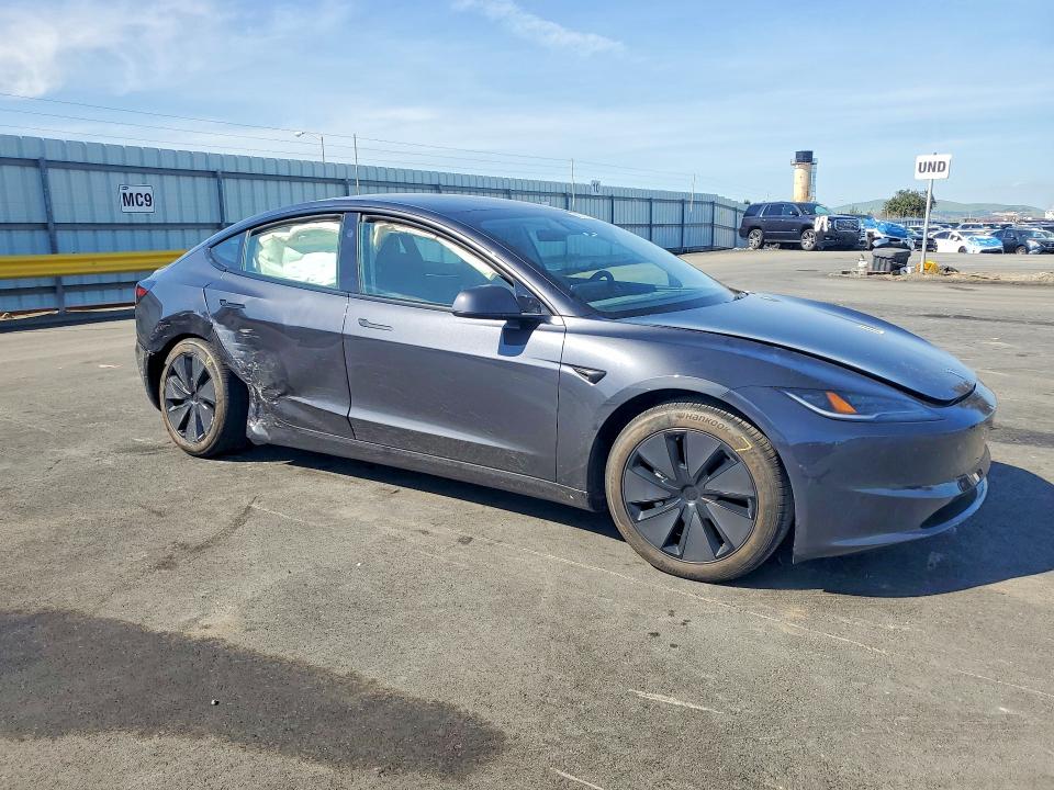 42074736 :رقم المزاد ، 5YJ3E1EAXSF970884 vin ، 2025 Tesla Model 3 مزاد بيع