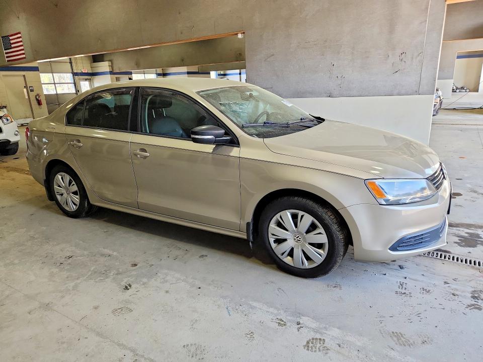 47757806 :رقم المزاد ، 3VWD17AJ0EM295472 vin ، 2014 Volkswagen Jetta مزاد بيع