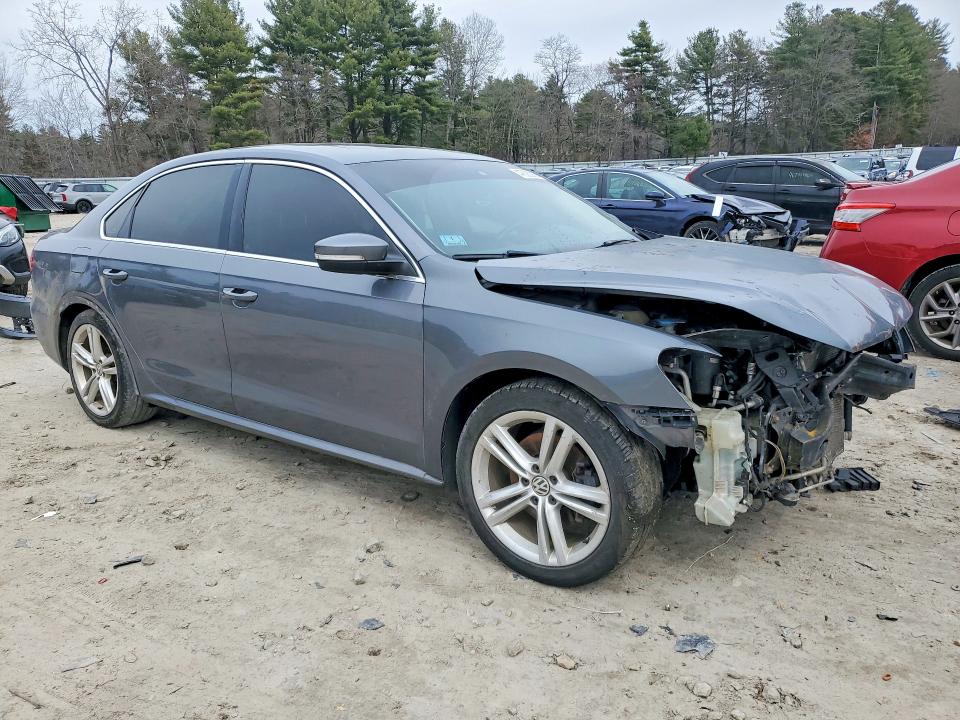 47625886 :رقم المزاد ، 1VWBV7A32FC093961 vin ، 2015 Volkswagen Passat مزاد بيع