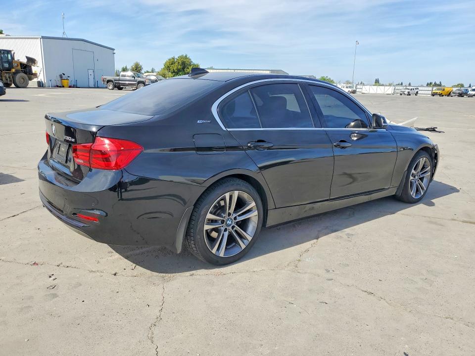47132716 :رقم المزاد ، WBA8E1C31HA156826 vin ، 2017 Bmw 330e مزاد بيع
