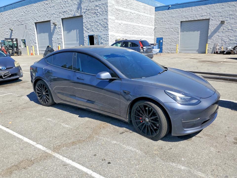 41670766 :رقم المزاد ، 5YJ3E1EC0NF276002 vin ، 2022 Tesla Model 3 مزاد بيع