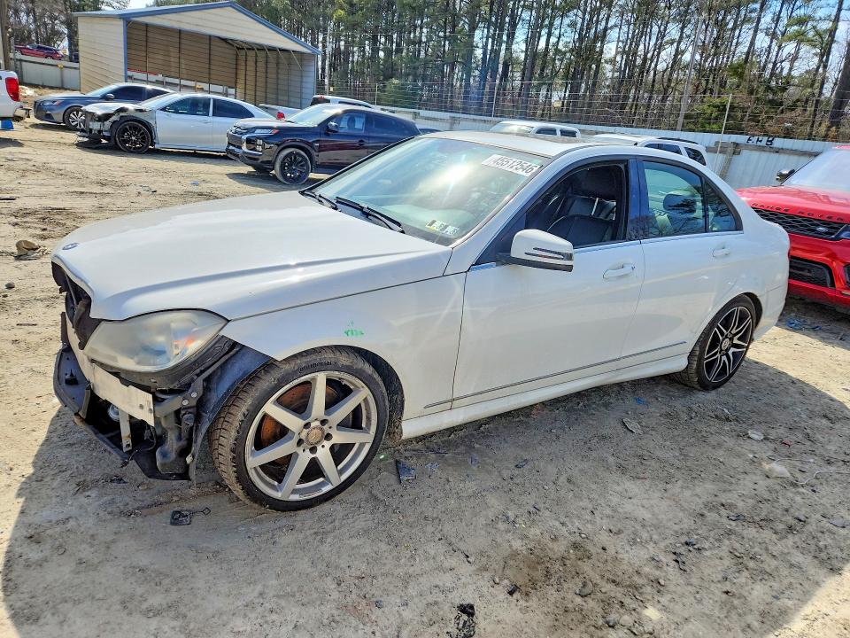 Продажа на аукционе авто 2014 Mercedes-benz C, vin: WDDGF8ABXEG232055, номер лота: 45512546