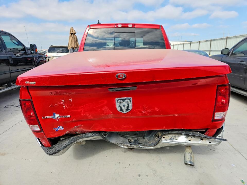 47563936 :رقم المزاد ، 1C6RR6LT9JS155262 vin ، 2018 Ram 1500 مزاد بيع