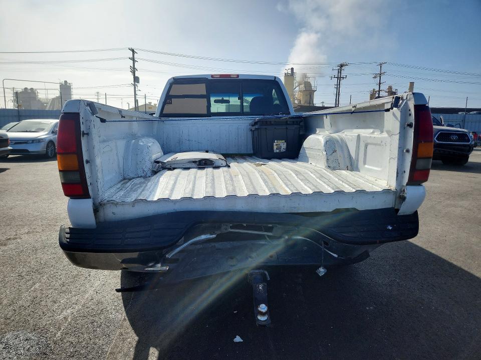 46730396 :رقم المزاد ، 1GTEC14V3YE255040 vin ، 2000 Gmc New Sierra مزاد بيع