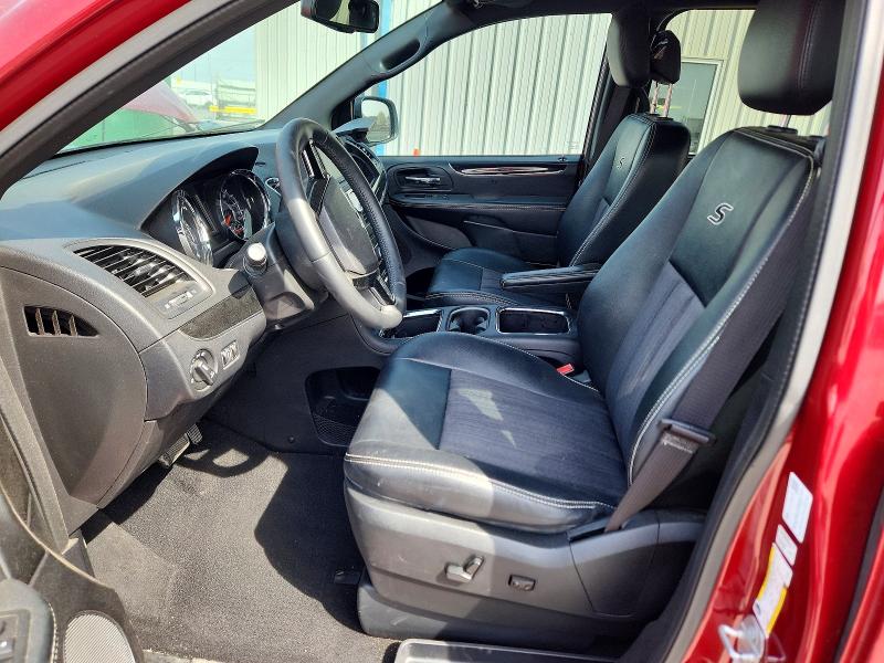 48264386 :رقم المزاد ، 2C4RC1HG0FR727689 vin ، 2015 Chrysler Town & Country مزاد بيع