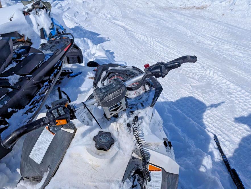 79070935 :رقم المزاد ، 2BPSKDFA0FV000550 vin ، 2015 Skid Expedition Le 900 Ace مزاد بيع