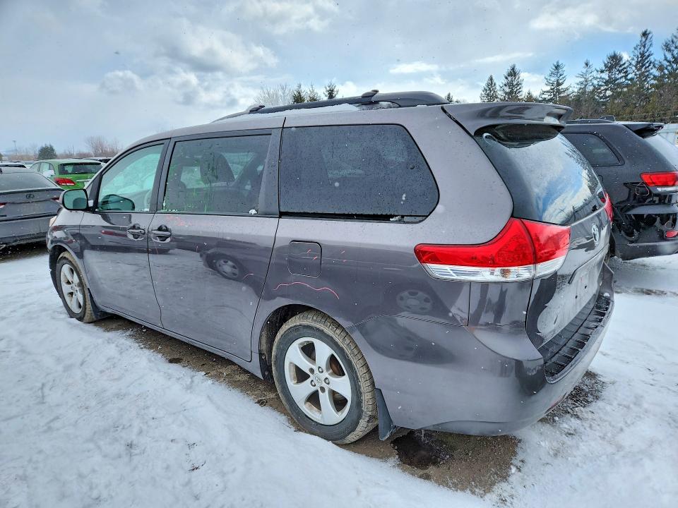 Продажа на аукционе авто 2014 Toyota Sienna, vin: 5TDKK3DC8ES476963, номер лота: 45604256