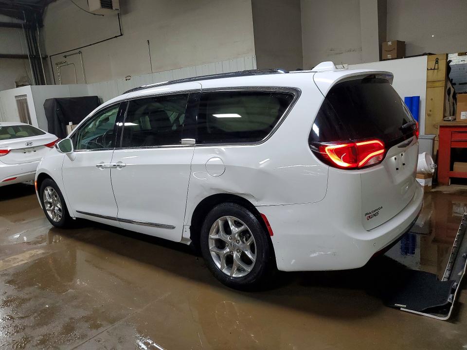 79682535 :رقم المزاد ، 2C4RC1GG1KR551733 vin ، 2019 Chrysler Pacifica مزاد بيع