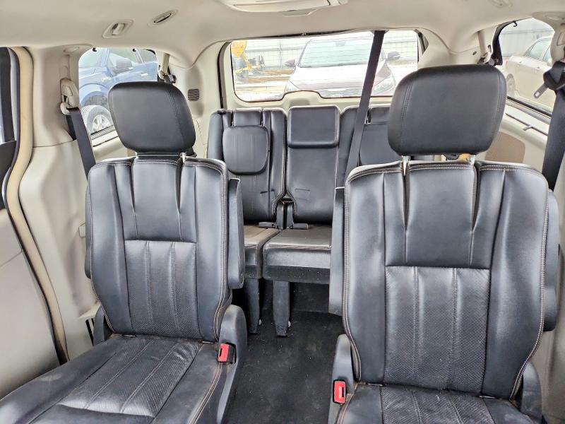47063226 :رقم المزاد ، 2A4RR8DGXBR611448 vin ، 2011 Chrysler Town & Country مزاد بيع