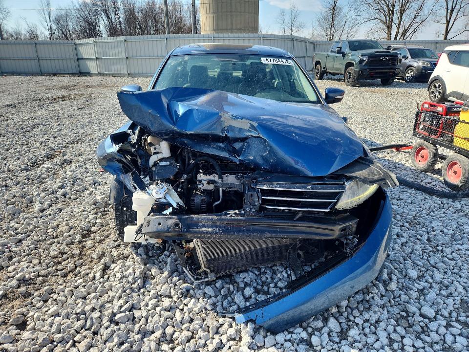 47704476 :رقم المزاد ، 3VWDB7AJ6HM249954 vin ، 2017 Volkswagen Jetta مزاد بيع
