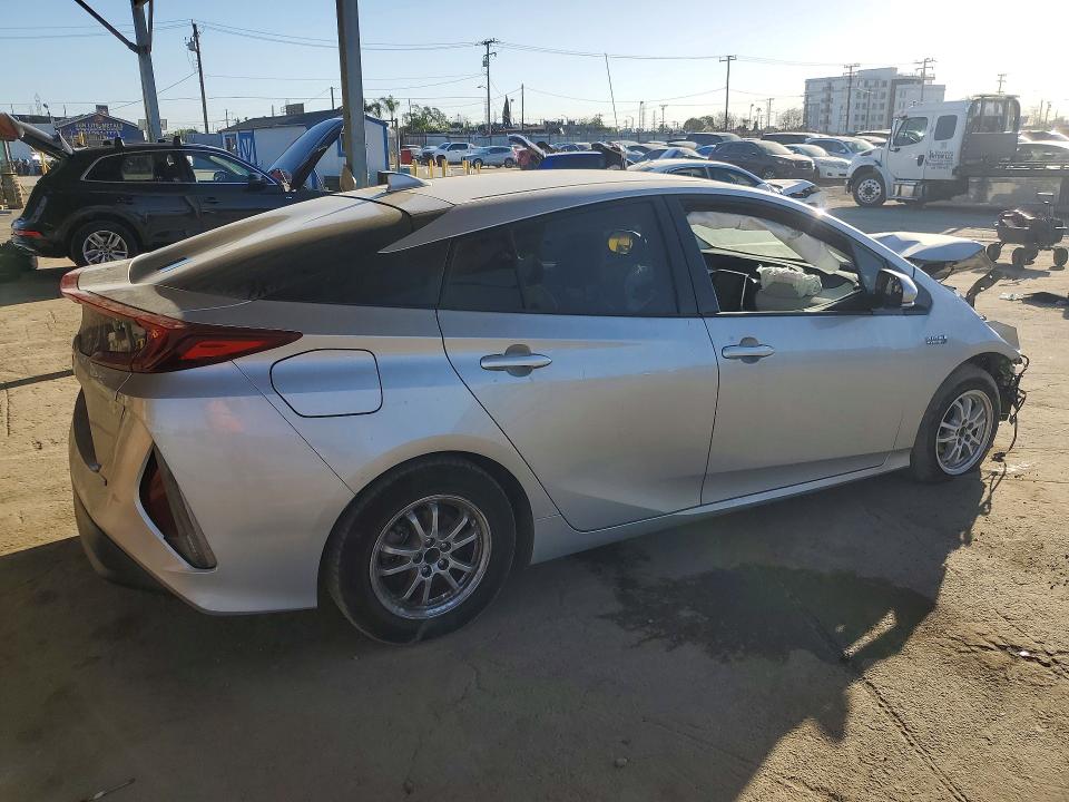 Продажа на аукционе авто 2017 Toyota Prius Prime, vin: JTDKARFP7H3054887, номер лота: 79551455