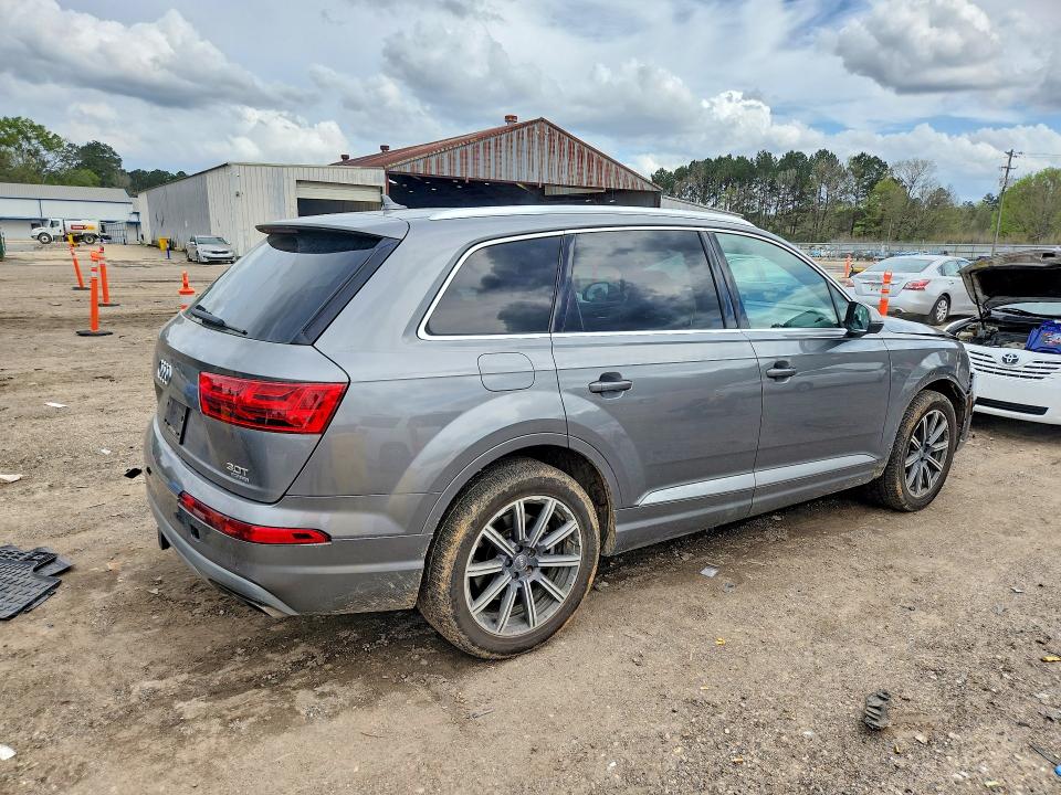 Продажа на аукционе авто 2017 Audi Q7, vin: WA1AAAF75HD012106, номер лота: 78406995