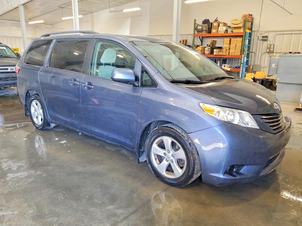 Продажа на аукционе авто 2015 Toyota Sienna, vin: 5TDKK3DC2FS579121, номер лота: 47480616
