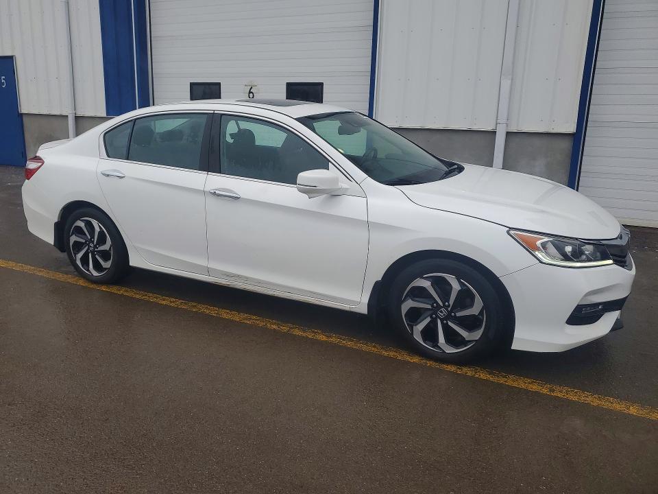 Продаж на аукціоні авто 2017 Honda Accord, vin: 1HGCR3F88HA800263, номер лоту: 41618106