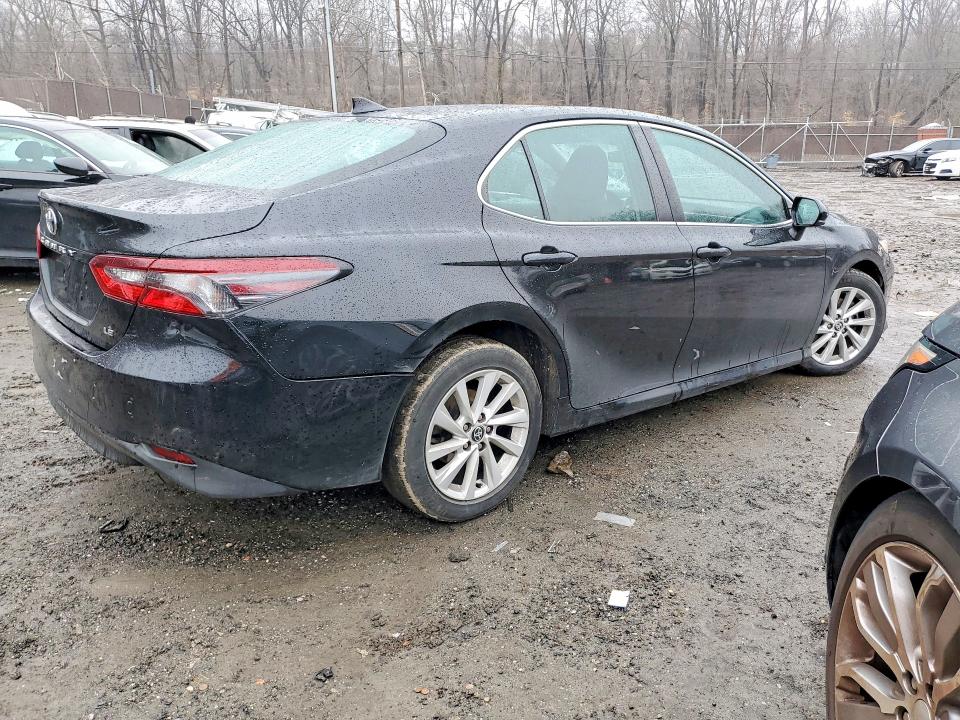 79617335 :رقم المزاد ، 4T1C11AK8NU664347 vin ، 2022 Toyota Camry مزاد بيع