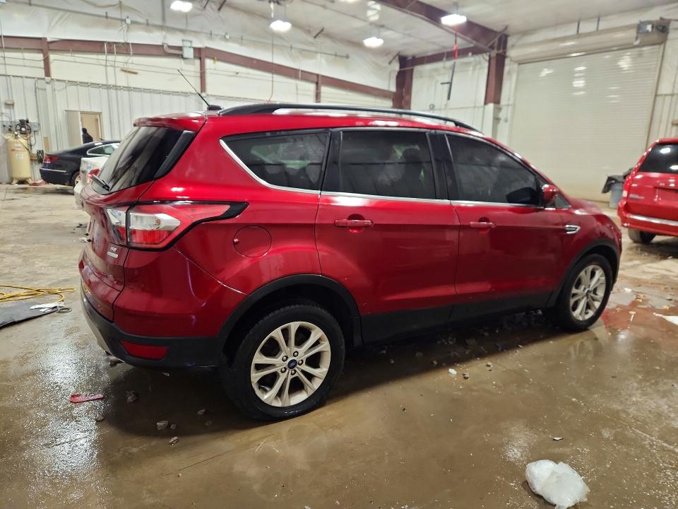 79933915 :رقم المزاد ، 1FMCU0GD7JUC58483 vin ، 2018 Ford Escape مزاد بيع
