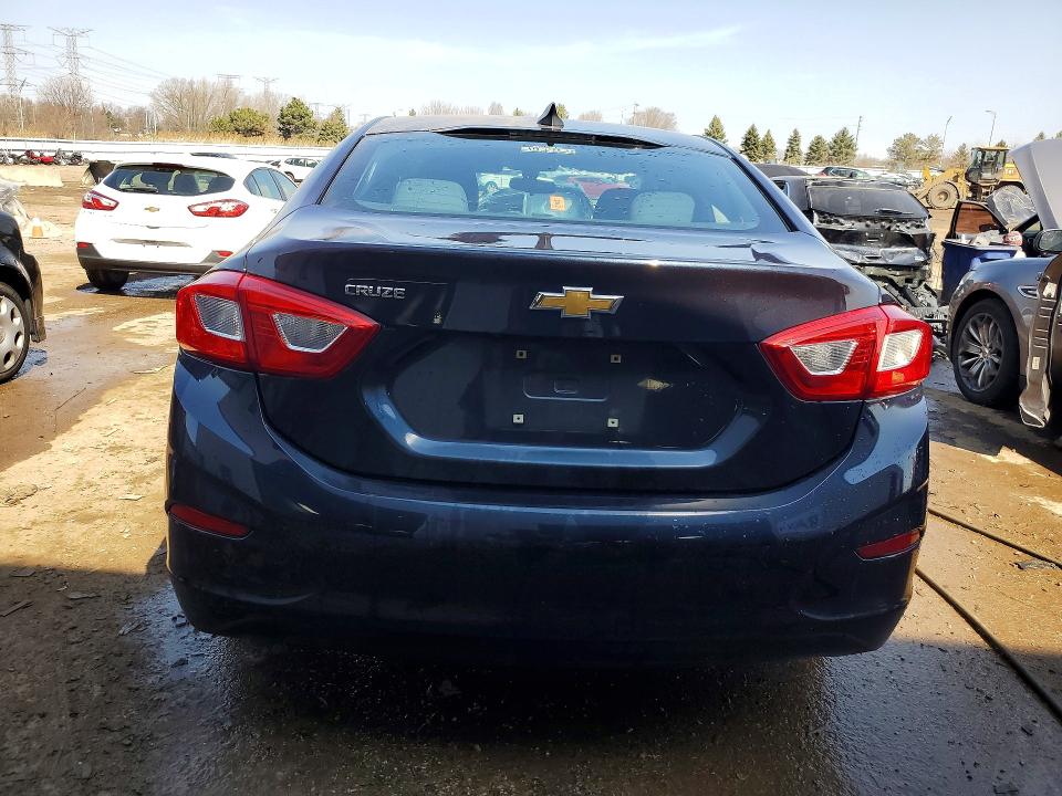 47890846 :رقم المزاد ، 1G1BC5SM8G7261755 vin ، 2016 Chevrolet Cruze مزاد بيع