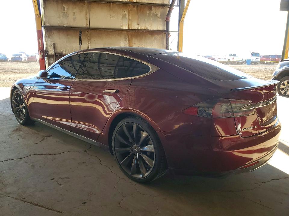 46685706 :رقم المزاد ، 5YJSA1DP1CFS00460 vin ، 2012 Tesla Model S مزاد بيع