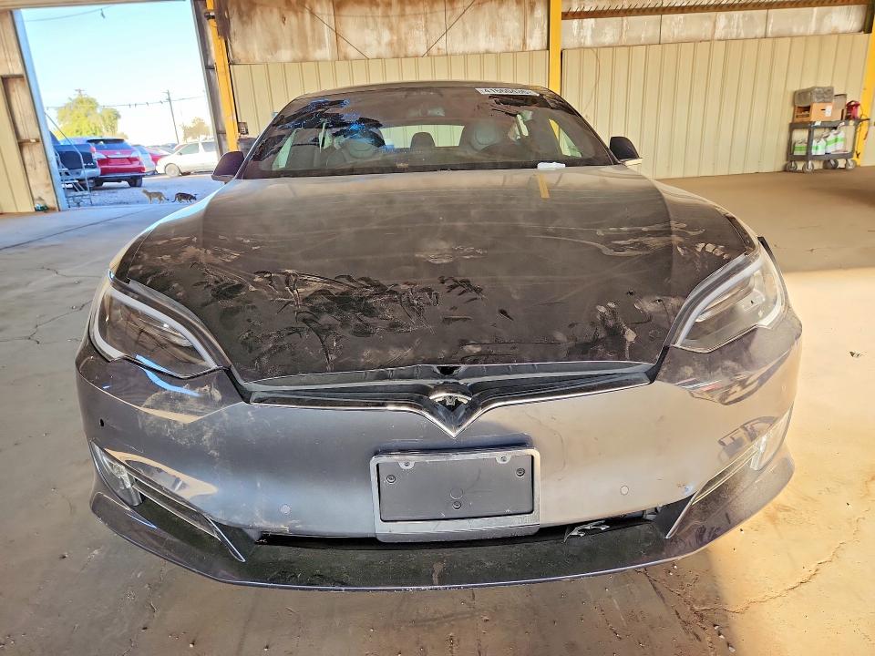 41660436 :رقم المزاد ، 5YJSA1E22JF275460 vin ، 2018 Tesla Model S مزاد بيع