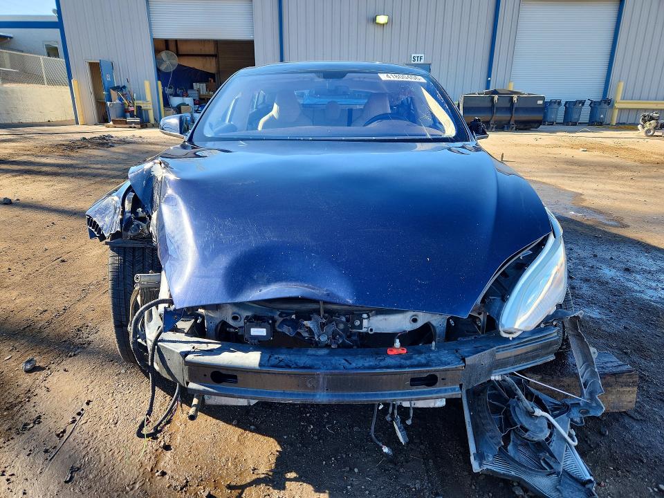 41800406 :رقم المزاد ، 5YJSA1DP0DFP06878 vin ، 2013 Tesla Model S مزاد بيع