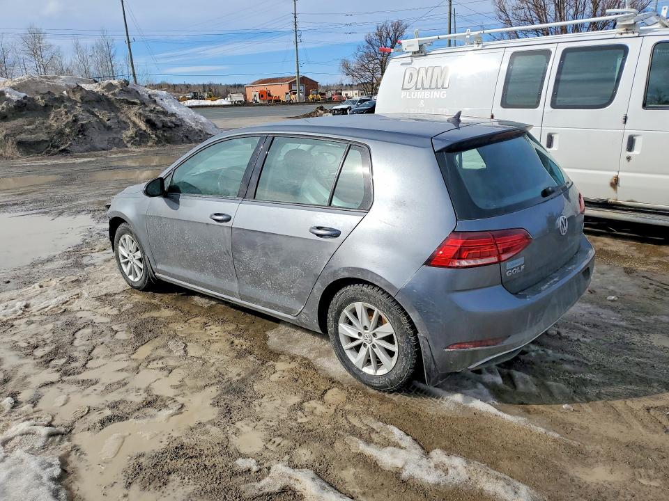 79832085 :رقم المزاد ، 3VWB17AU0JM288856 vin ، 2018 Volkswagen Golf مزاد بيع