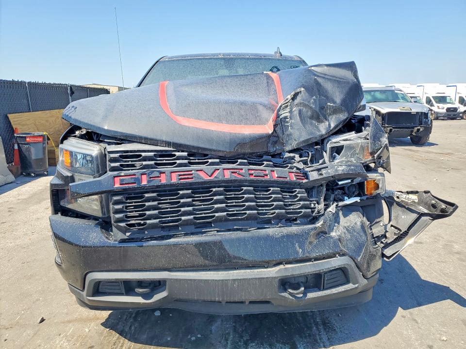 47906026 :رقم المزاد ، 1GCRWBEK3MZ337212 vin ، 2021 Chevrolet Silver1500 مزاد بيع