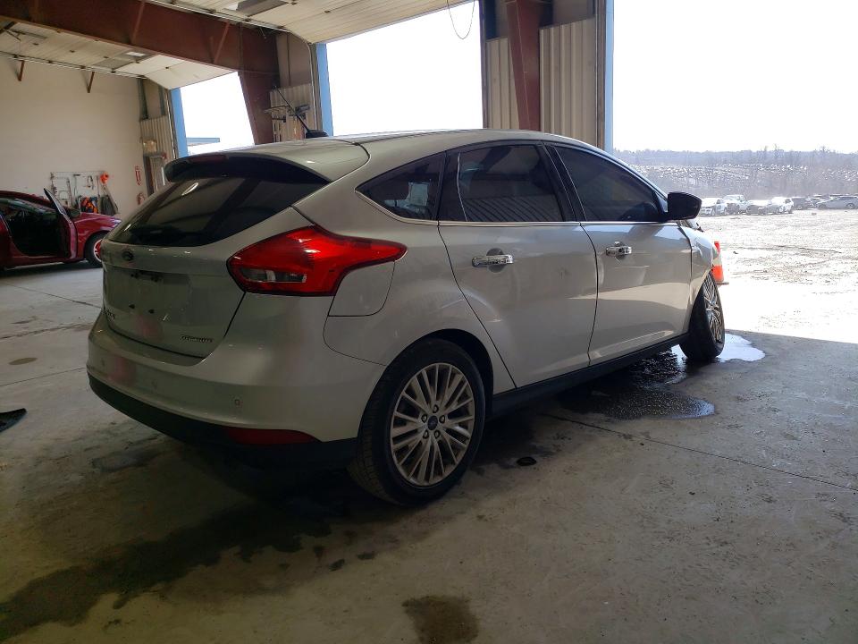 46501366 :رقم المزاد ، 1FADP3N26JL285141 vin ، 2018 Ford Focus مزاد بيع